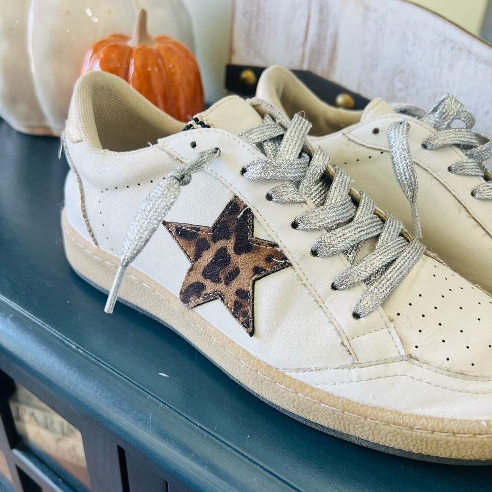 ShuShop Leopard Star Sneakers with Silver Laces • Sz 7.5